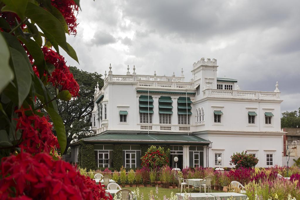 The Green Hotel Mysore Buitenkant foto