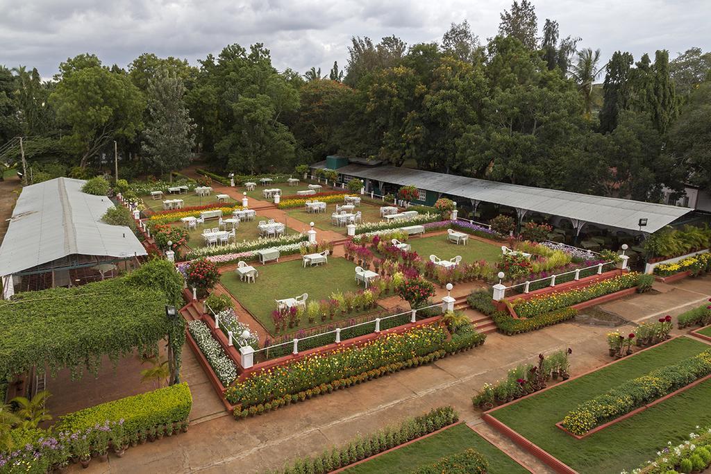 The Green Hotel Mysore Buitenkant foto