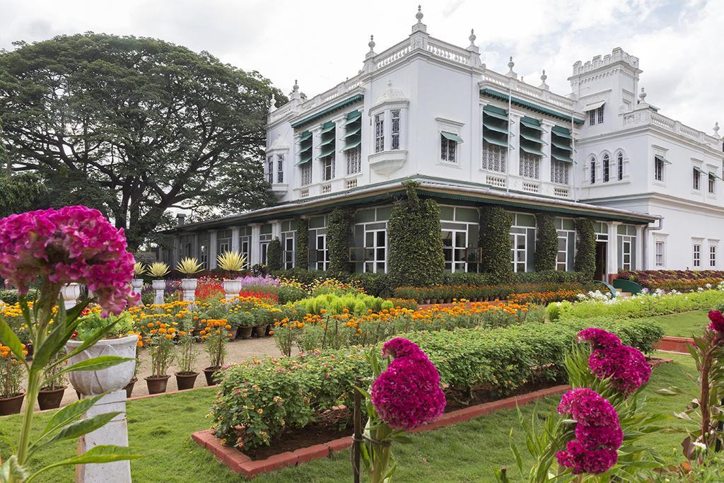 The Green Hotel Mysore Buitenkant foto